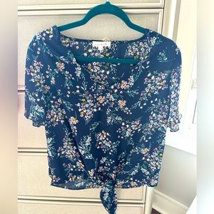 Nine Britton short sleeve floral blouse
